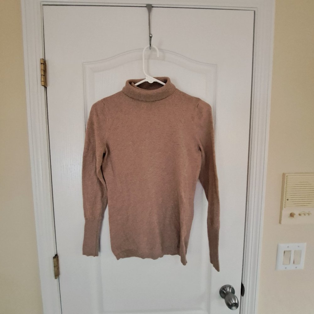 Worthington Size Small Tan/Camel Turtleneck sweater
